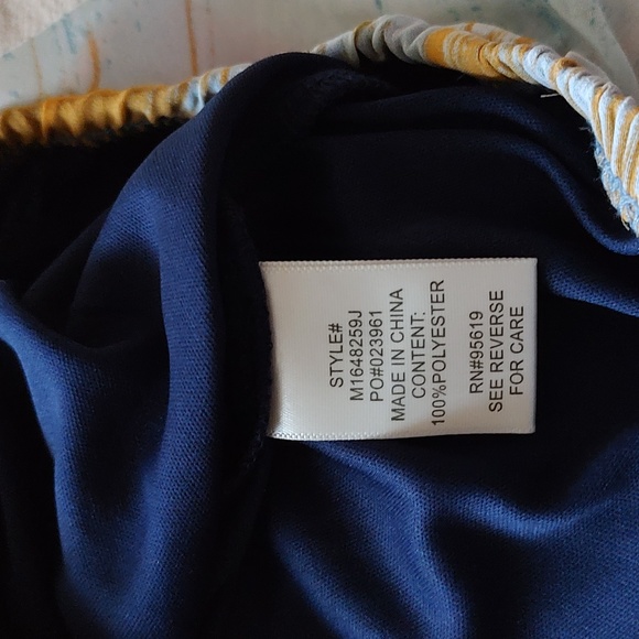 John Paul Richard women's blouse. - Picture 5 of 7